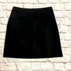 Black Elle Pencil Skirt, size 8 NWT